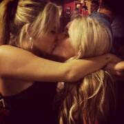 Blonde Besties