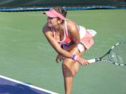 Julia Goerges hitting an ace