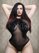 Curvy goddess