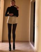 Super Short Skirt (xpost /r/TightsAndTightClothes)