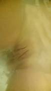 Lips in the tub