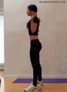 Yoga booty [GIF]