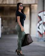 Dolly Castro Profile