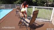 Kelsi Monroe twerks by the pool