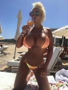 Bimbo at the beach