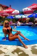 Loredana Chivu, poolside babe