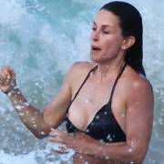 Courtney Cox nip slip