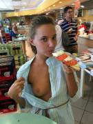 flashing and eating