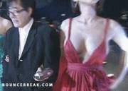 Sideboob at the awards [GIF]