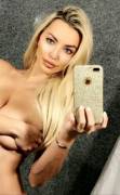 Lindsey Pelas