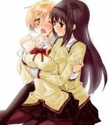 Homura enjoys Mami