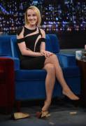 Jena Malone wearing pantyhose at a talkshow [x-post from r/TalkShowGirls]