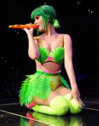 Katy Perry on her knees (x-post from /r/OnStageGW)