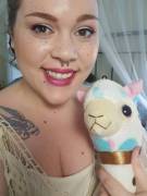 Filmed a "festival" makeup tutorial &amp; realized I match my llama stuffie!