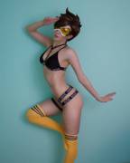 Pinup Tracer by Bindi Smalls (x-post /r/CosplayGirls)