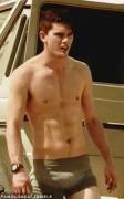 Jeremy Irvine - English Actor