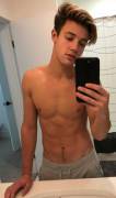 Cameron Dallas - American Model &amp; VLogger