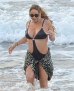 Mariah Carey nipslip