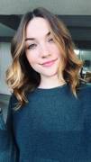 Violett Beane