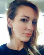 Katie Cassidy selfie