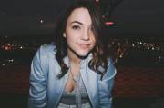 Violett Beane