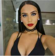Lace choker