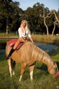 Bryleigh Rayne - Playboy Natural Beauties (december 2008)