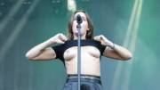 Tove Lo flashing