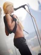 Taylor Momsen flashing