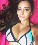 Bikini Selfie [r/SexyBrownWomen]