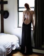 Backless dress