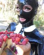 Cake? - mandytoxic