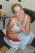 Tiny Toilet