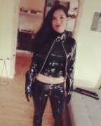 All black rubber (sophie_x_elodie)