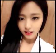 Omfg Seolhyun please......