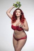 Lucy Collett gallery (xpost r/slightcellulite)