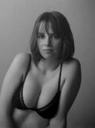 Maya Hawke's cleavage