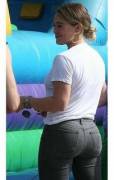 Hilary Duff has a great ass