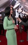 Katy Perry in the famous green dress make dead man alive