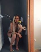 Tana Mongeau toilet