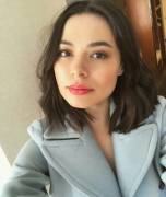 Miranda Cosgrove lips would feel amazing around my cock