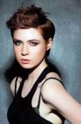 Karen Gillan with short hair (x29)