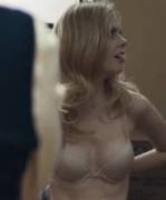 Dreama Walker forced to strip in 'Compliance'