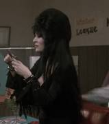 Cassandra Peterson - Elvira Mistress of the Dark (1988)