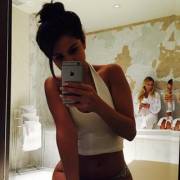 Selena Gomez mirror selfie crease