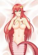 Miia lifting her shirt