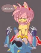 Amy Pins Down Metal Sonic (Kayla-Na)