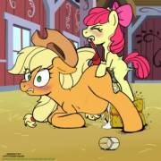 Futabloom pounding Applejack