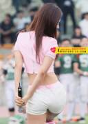 OMG, hourglass figure of Yuri (SNSD)