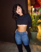 Phi Tran Underboob